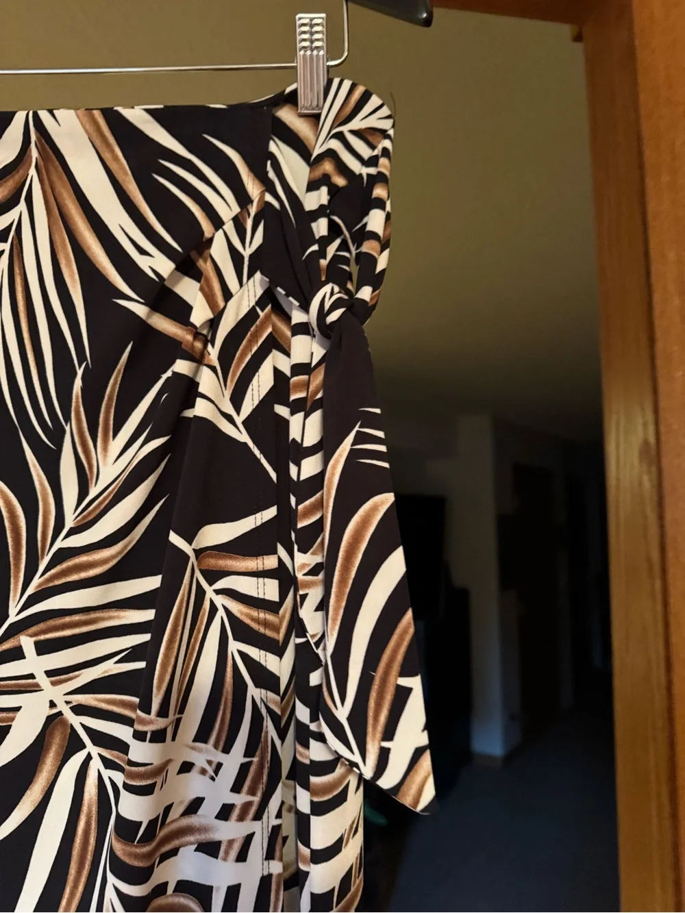Black Tropical Leaf Print wrap skirt and top - Picture 6 of 9